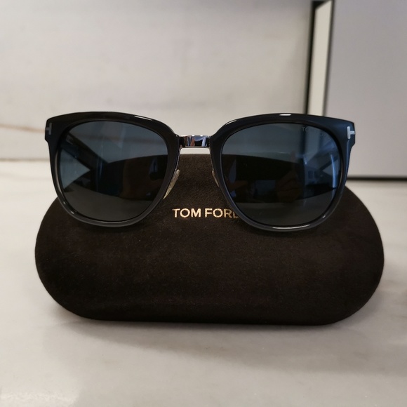 Tom Ford sunglasses with suede case - Picture 1 of 7